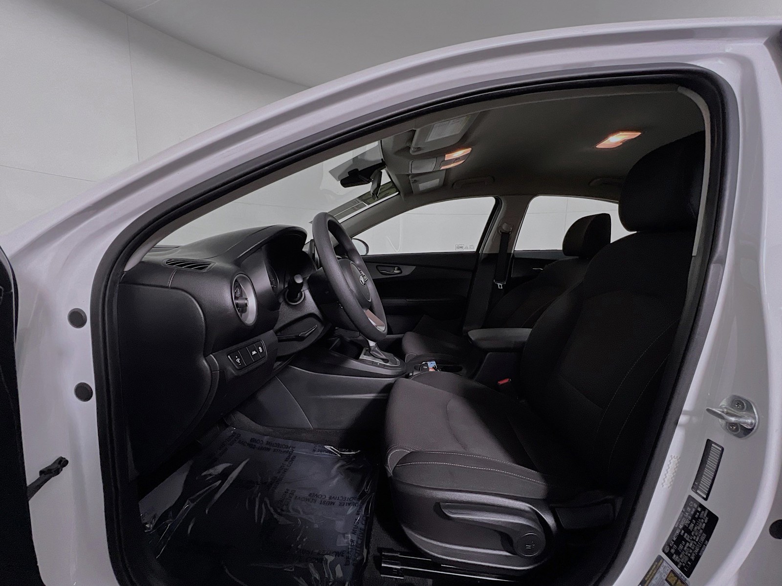 2020 Kia Forte - Photo 12