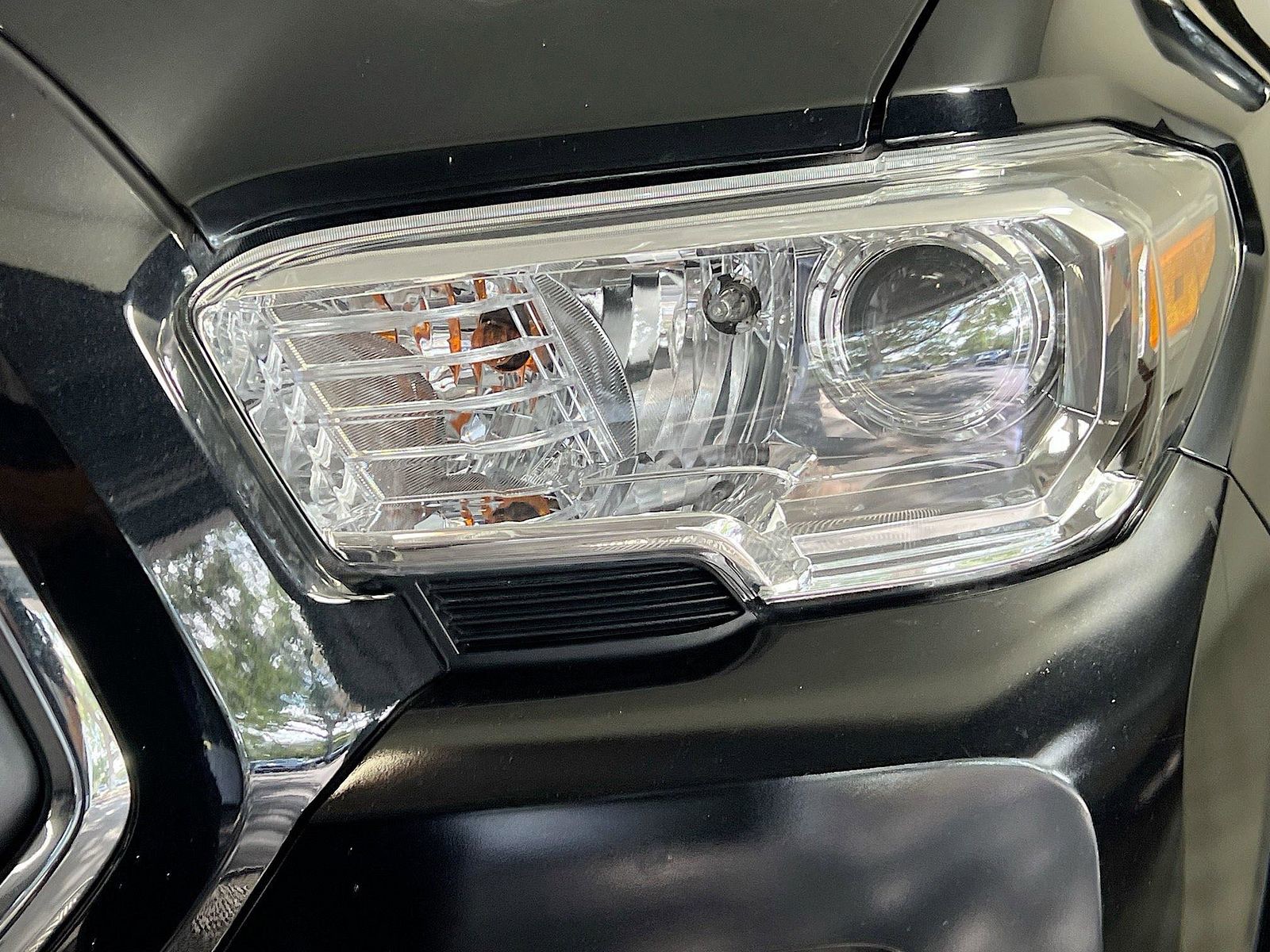 2022 Toyota Tacoma - Photo 9