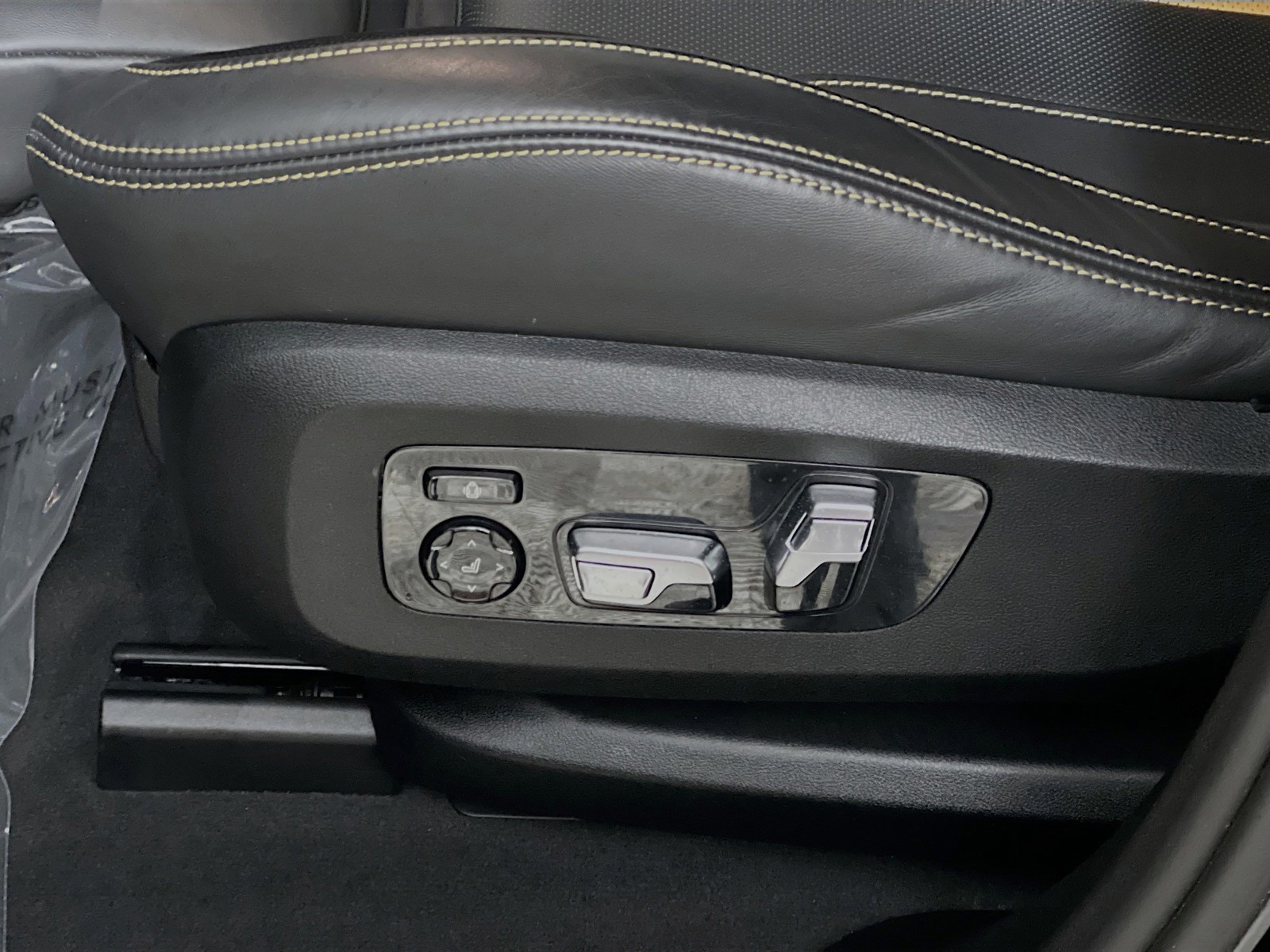 2024 BMW X6 M - Photo 13