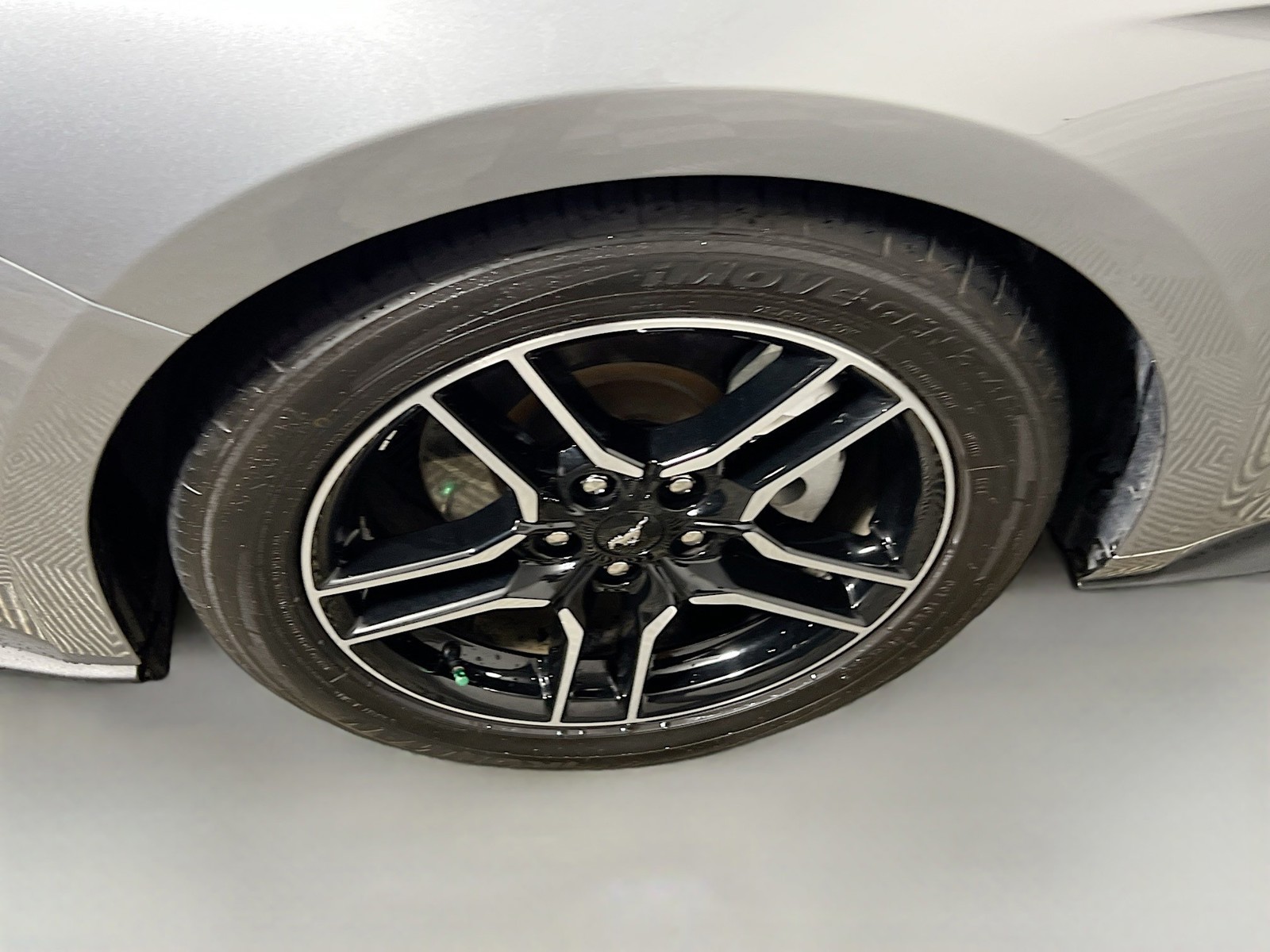 2023 Ford Mustang - Photo 11