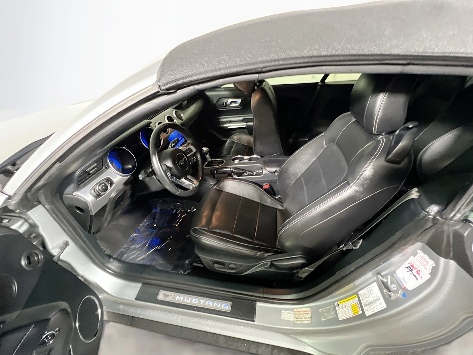 2023 Ford Mustang - Photo 12