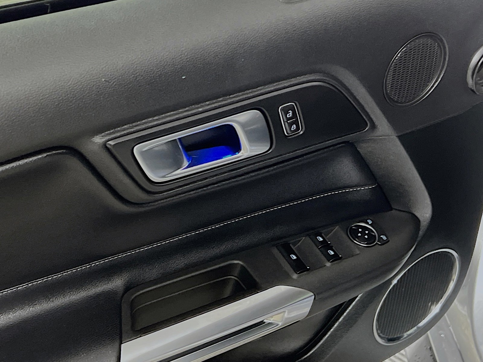 2023 Ford Mustang - Photo 14