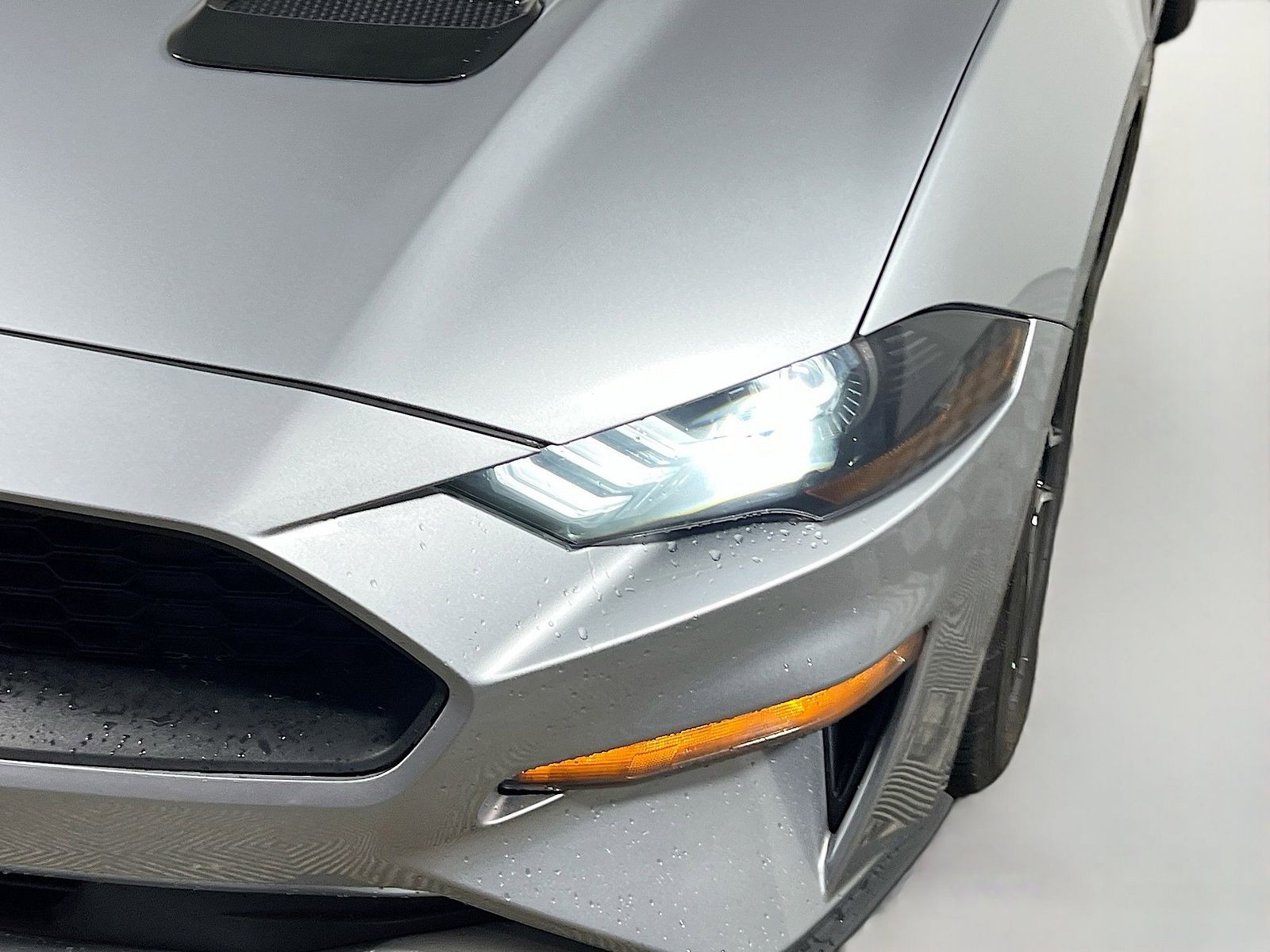 2023 Ford Mustang - Photo 9