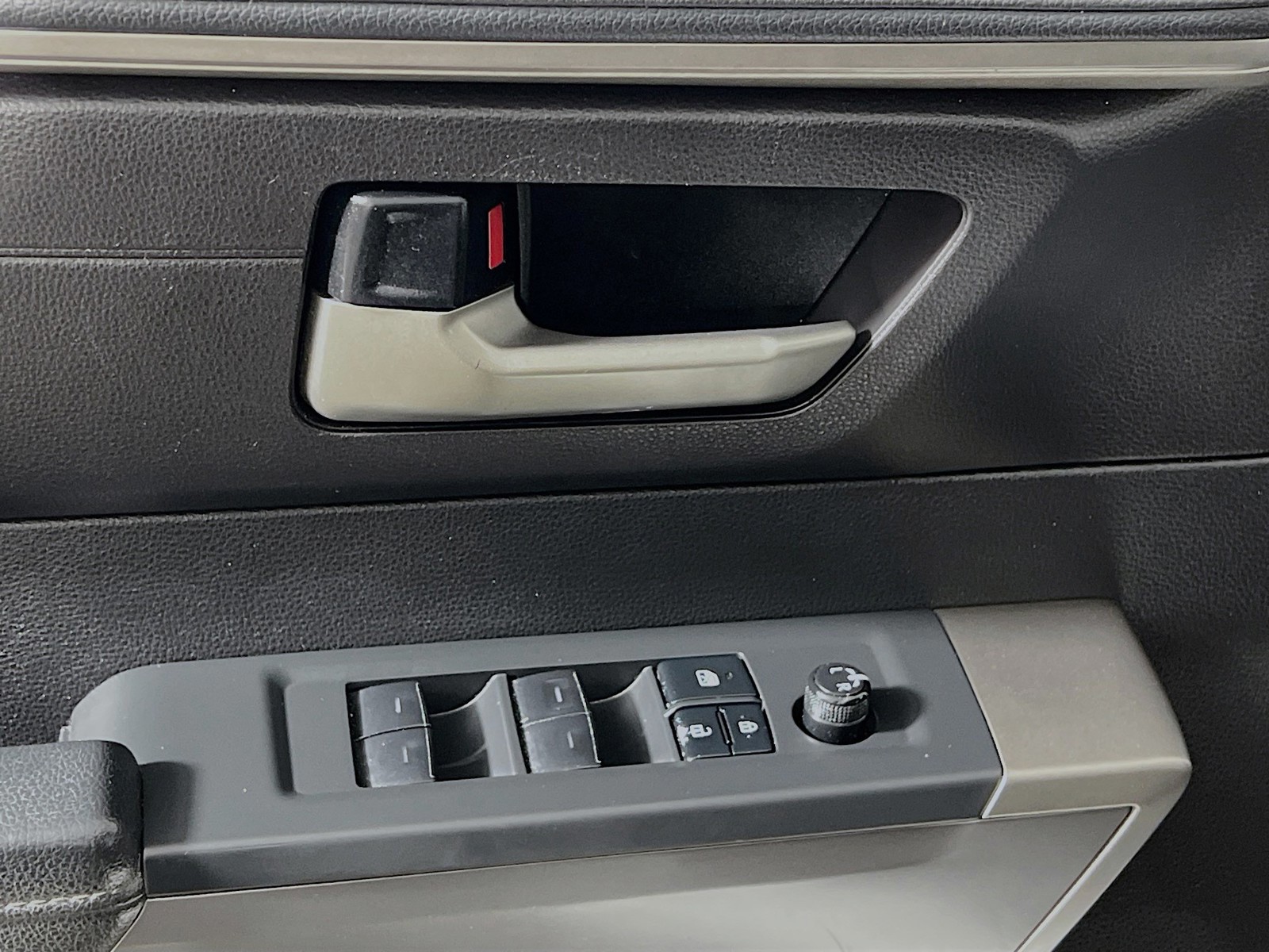 2022 Toyota Tundra - Photo 13