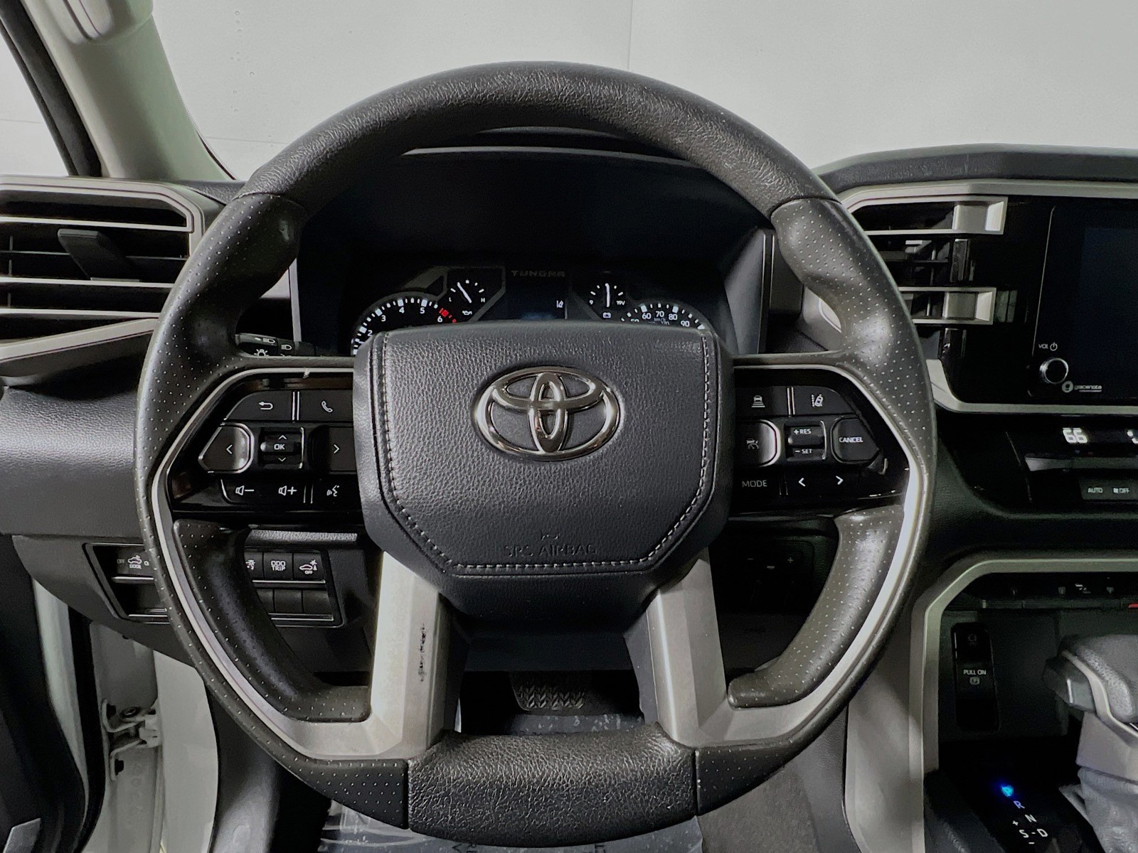 2022 Toyota Tundra - Photo 14