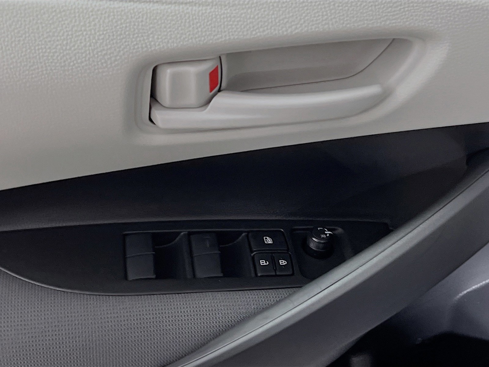2026 Toyota Corolla Hybrid - Photo 14