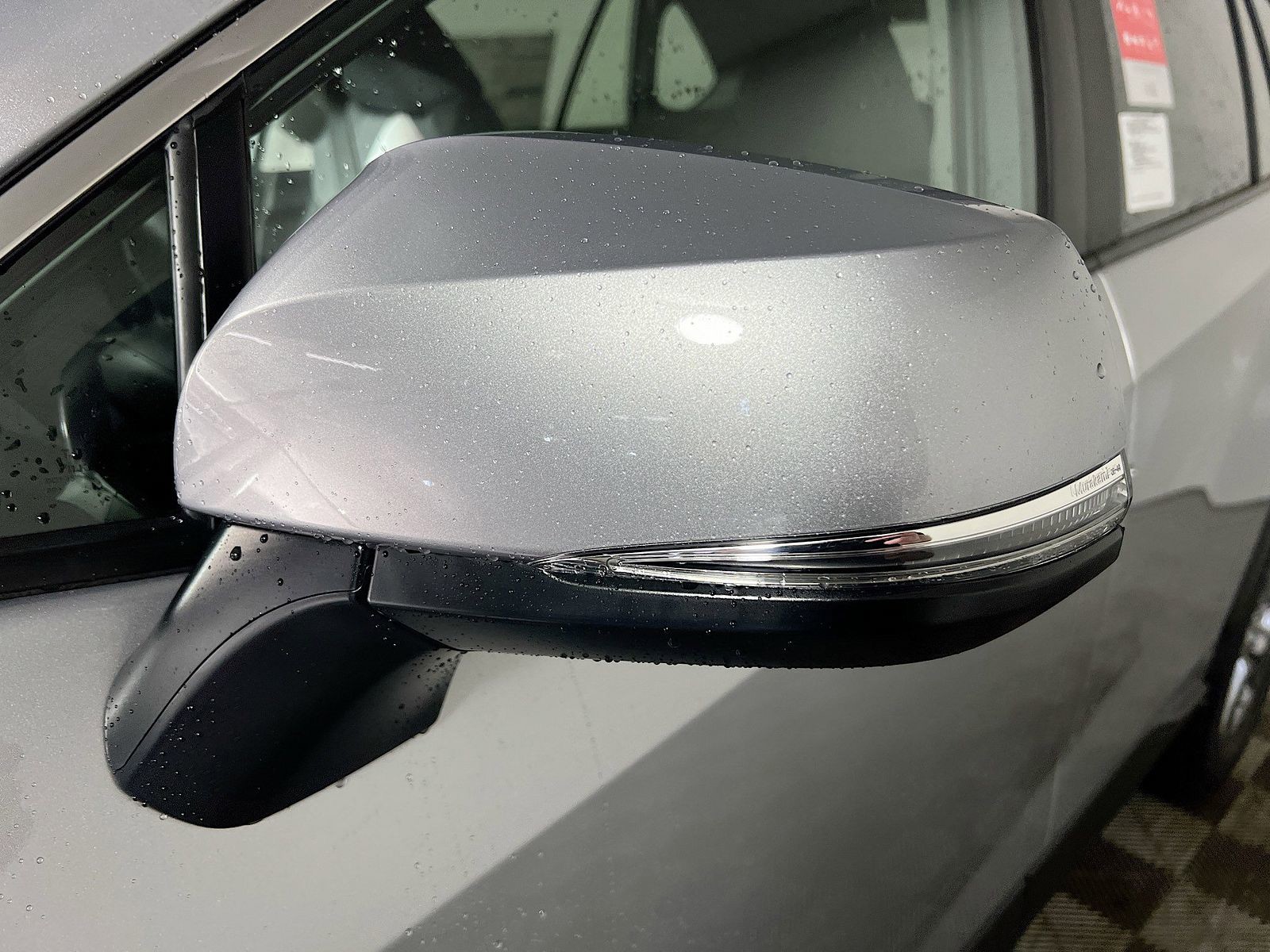 2025 Toyota RAV4 - Photo 10