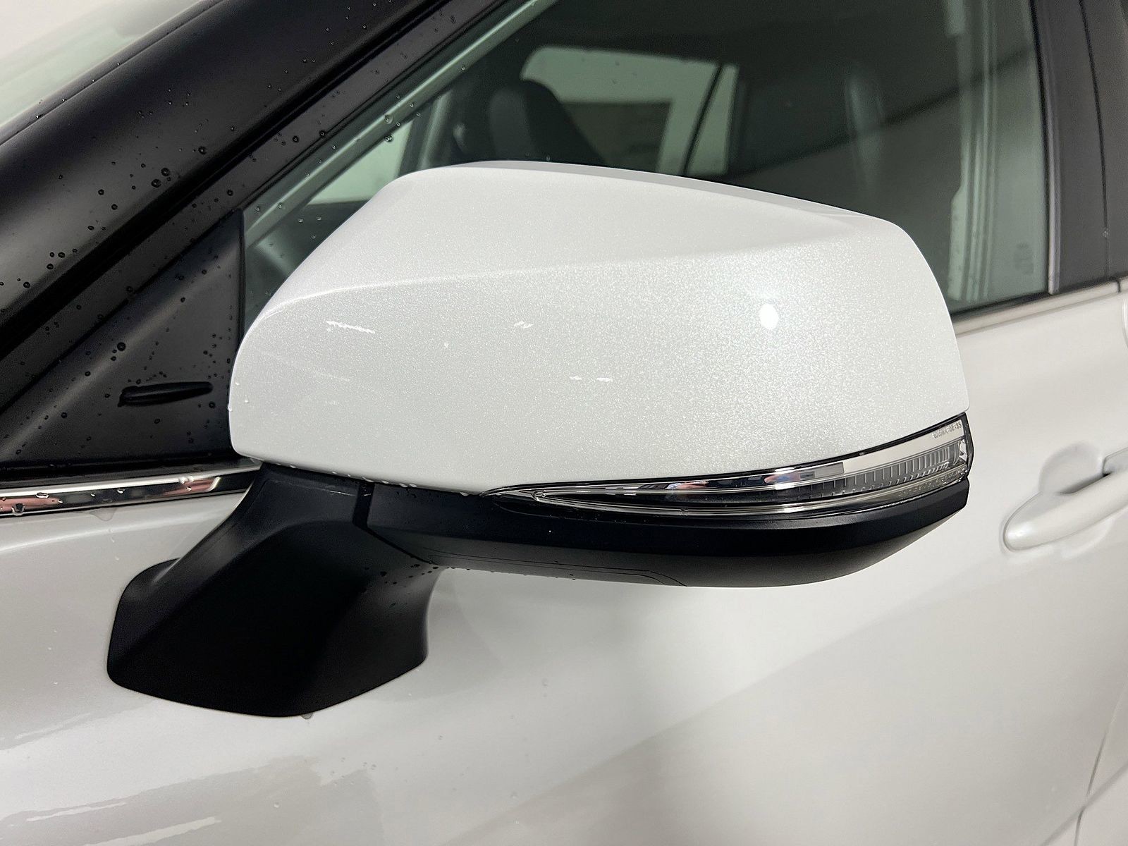 2026 Toyota Highlander Hybrid - Photo 10