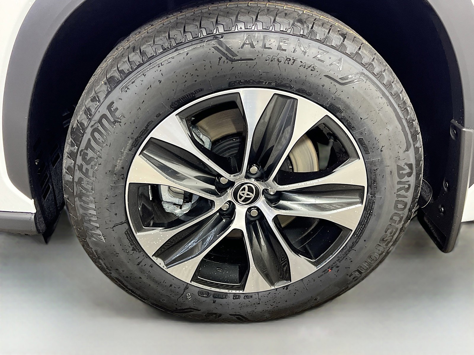 2026 Toyota Highlander Hybrid - Photo 11