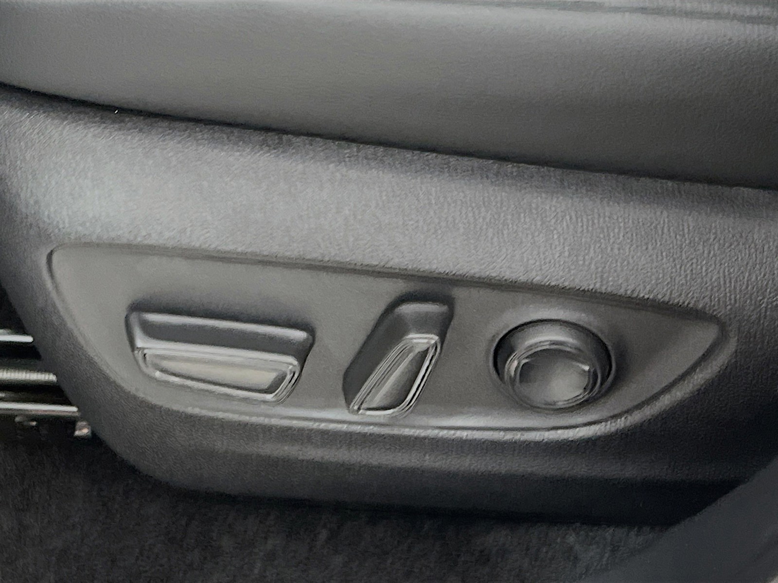 2026 Toyota Highlander Hybrid - Photo 13
