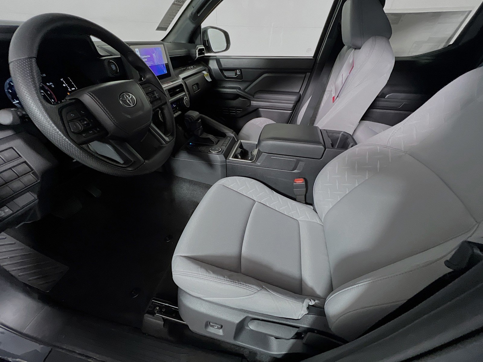 2025 Toyota Tacoma - Photo 11