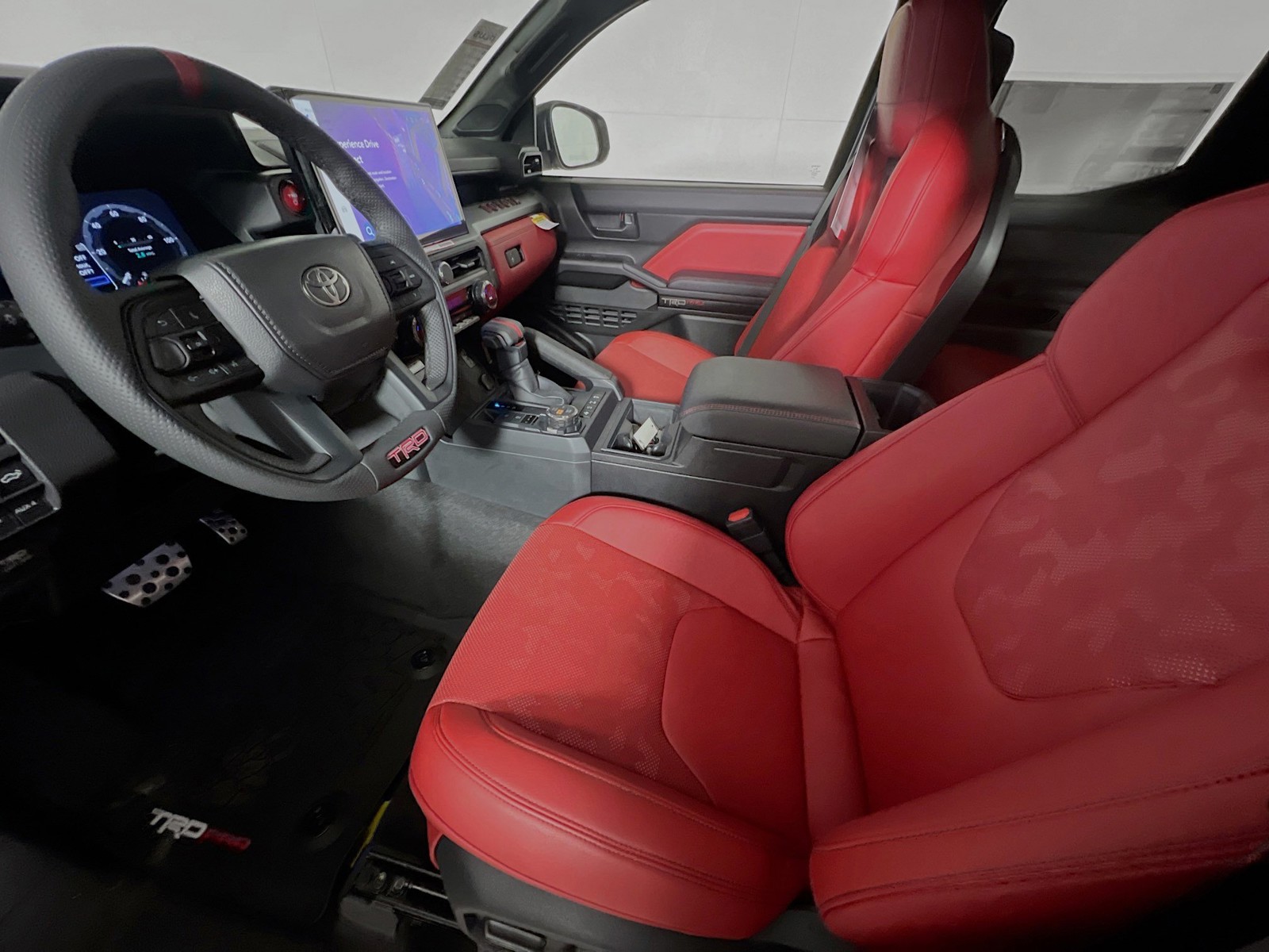 2026 Toyota Tacoma Hybrid - Photo 11