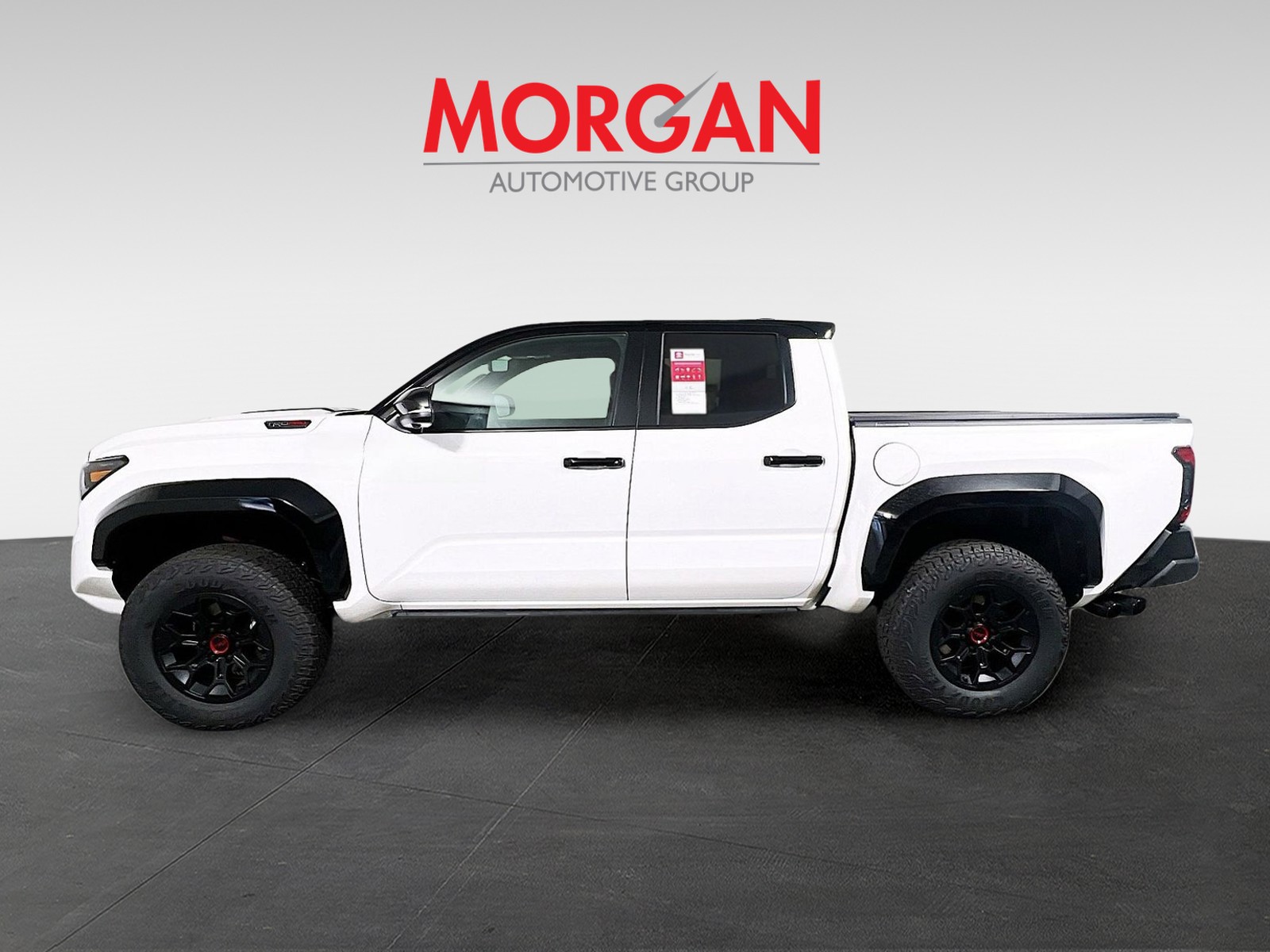 2026 Toyota Tacoma Hybrid - Photo 7