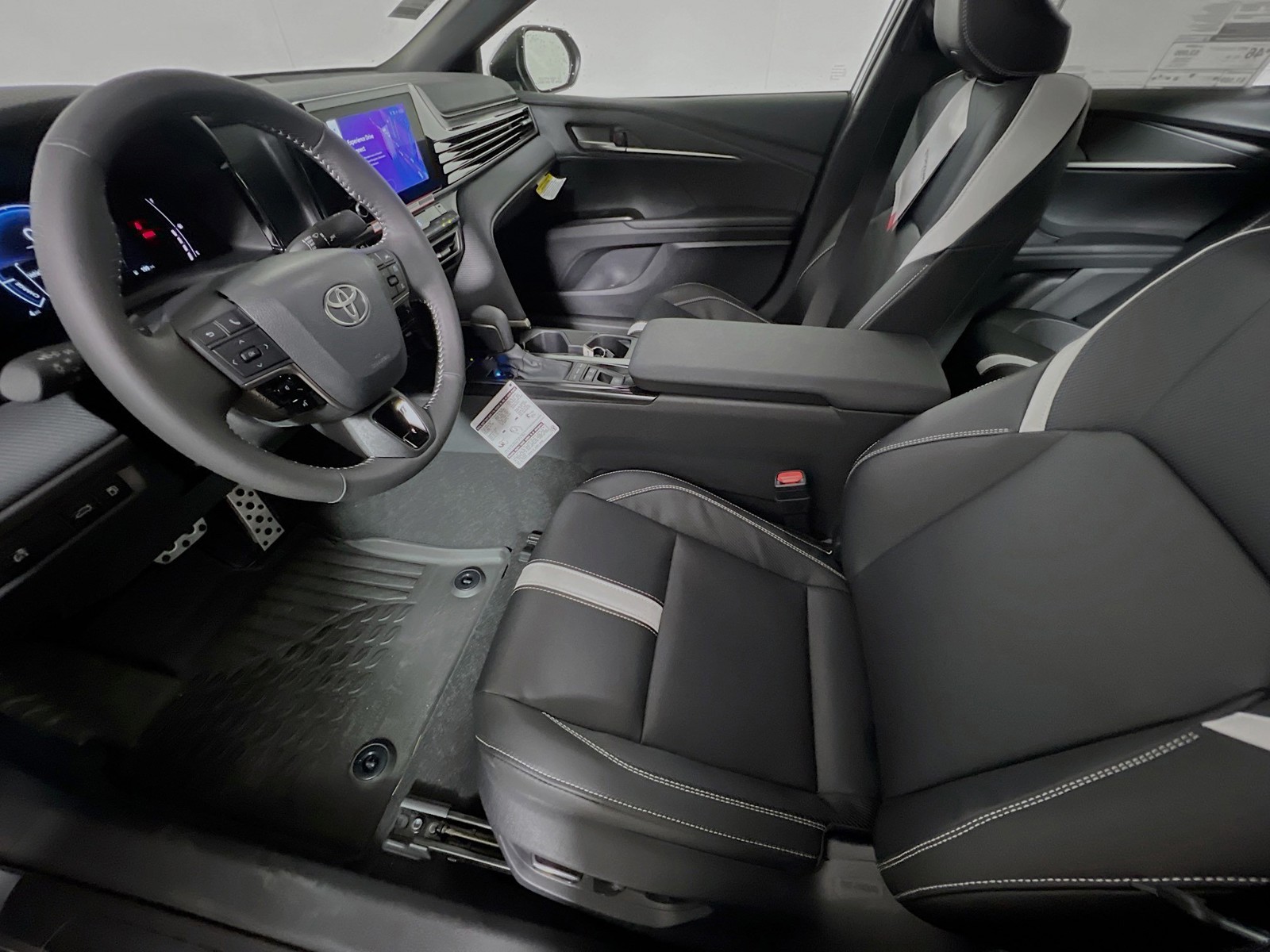 2026 Toyota Camry - Photo 12