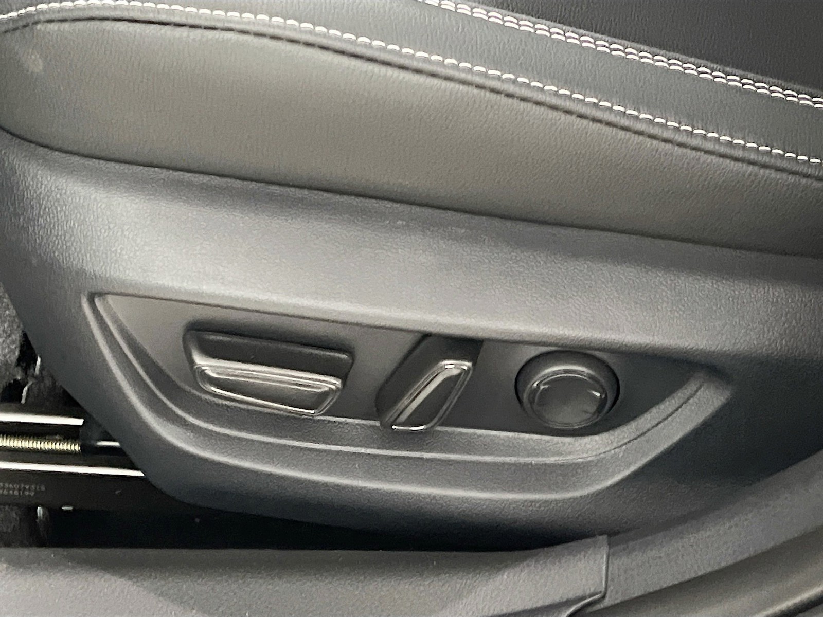 2026 Toyota Camry - Photo 13