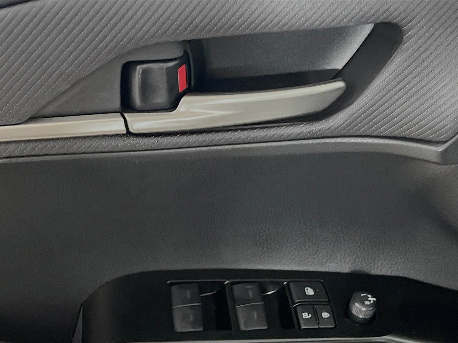 2026 Toyota Camry - Photo 14