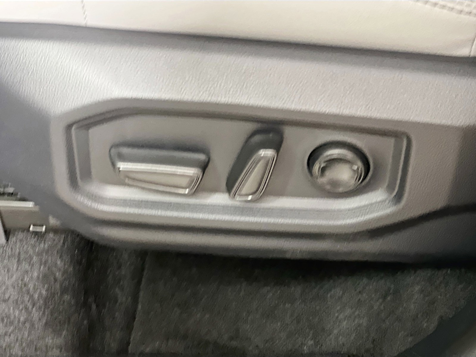 2026 Toyota Tundra Hybrid - Photo 12