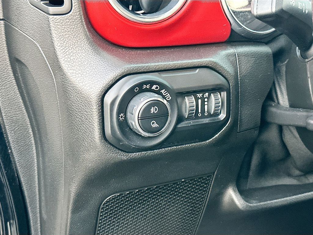 2021 Jeep Gladiator - Photo 10