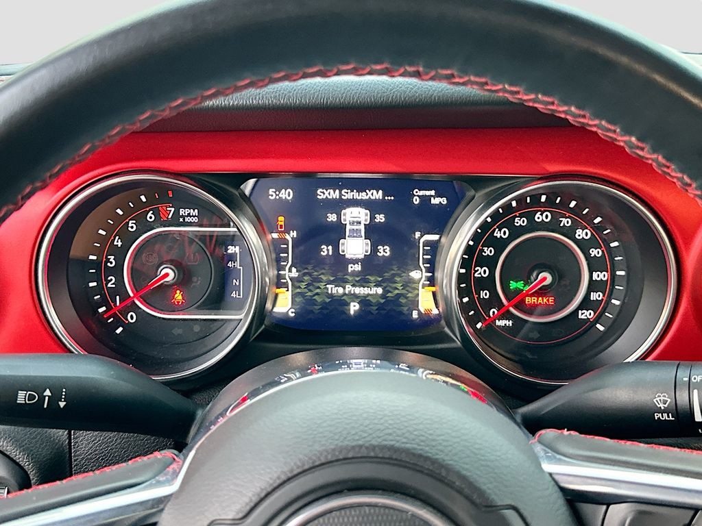 2021 Jeep Gladiator - Photo 12