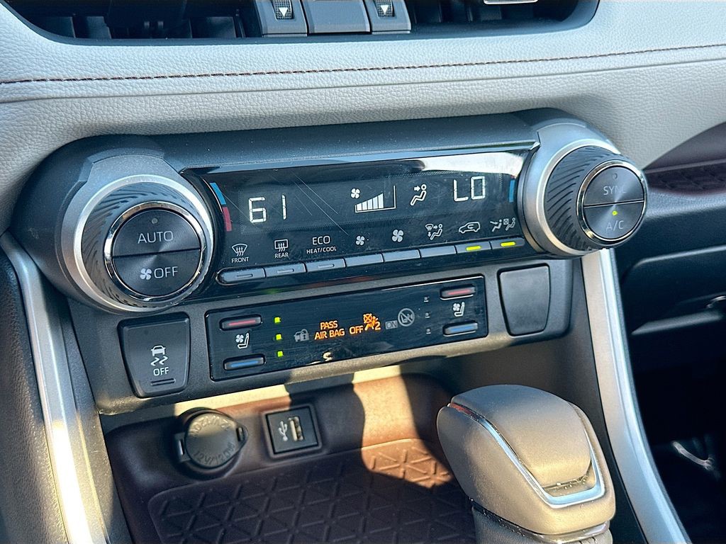 2023 Toyota RAV4 - Photo 15