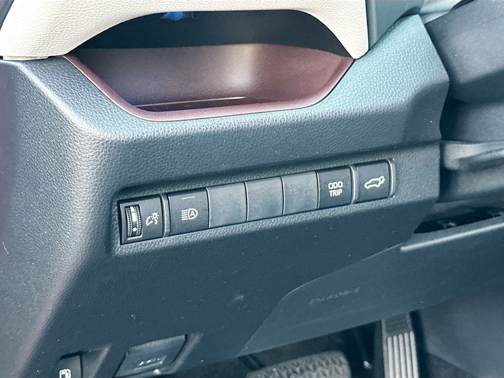 2023 Toyota RAV4 Hybrid - Photo 10