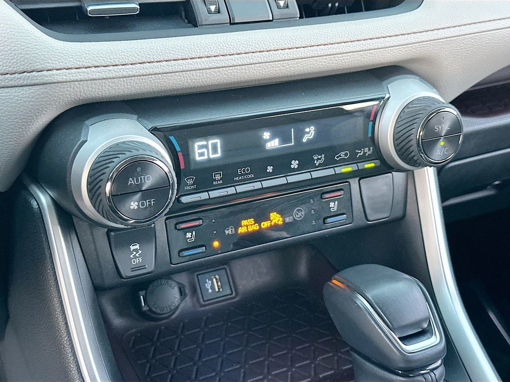 2023 Toyota RAV4 Hybrid - Photo 15