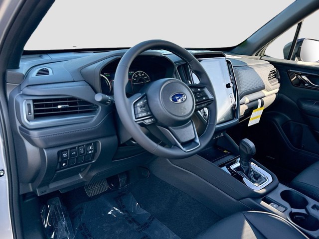 2025 Subaru Forester Hybrid - Photo 9