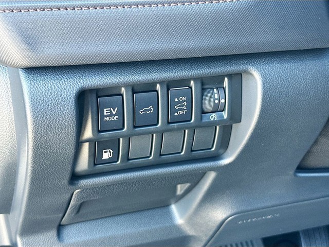2025 Subaru Forester Hybrid - Photo 10