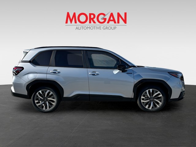 2025 Subaru Forester Hybrid - Photo 8