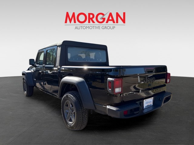 2021 Jeep Gladiator - Photo 4