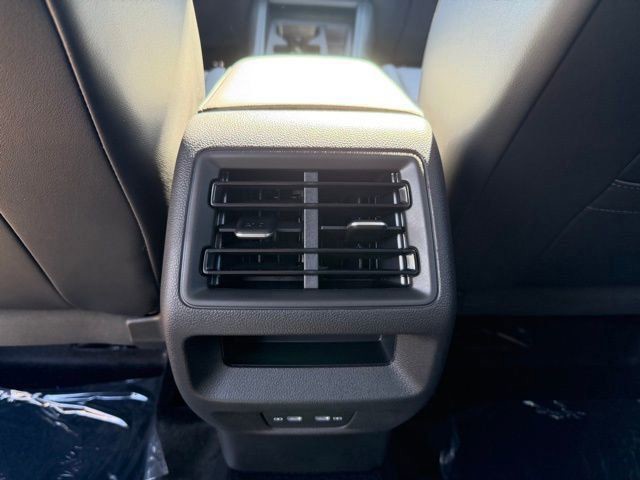 2026 Volkswagen Tiguan - Photo 8