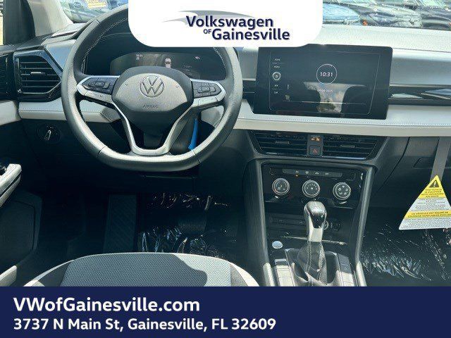 2025 Volkswagen Taos - Photo 10
