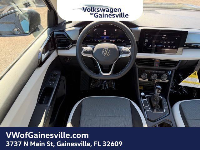 2025 Volkswagen Taos - Photo 10