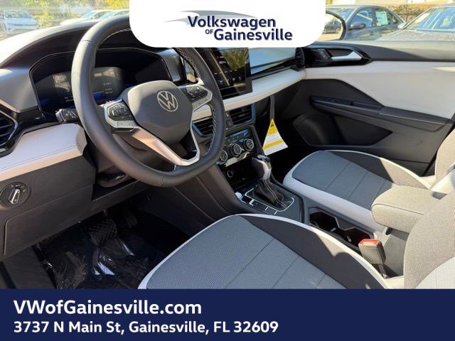 2025 Volkswagen Taos - Photo 14
