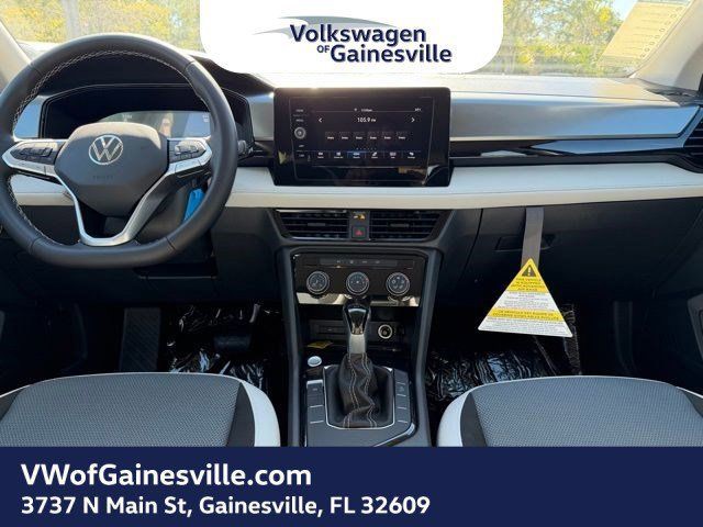 2025 Volkswagen Taos - Photo 8