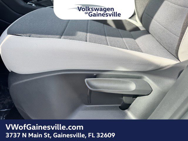 2025 Volkswagen Taos - Photo 12