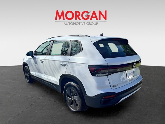 2025 Volkswagen Taos - Photo 4