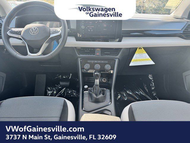 2025 Volkswagen Taos - Photo 8