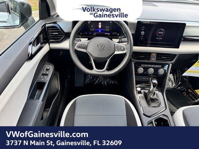 2025 Volkswagen Taos - Photo 10