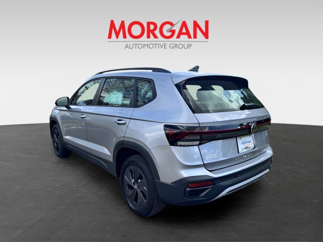 2025 Volkswagen Taos - Photo 4
