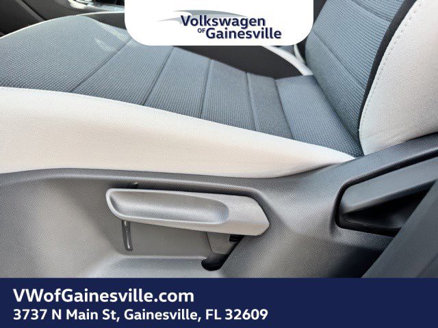 2025 Volkswagen Taos - Photo 13