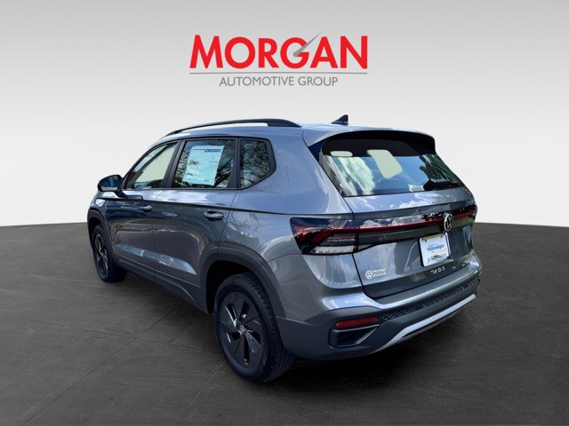 2025 Volkswagen Taos - Photo 4