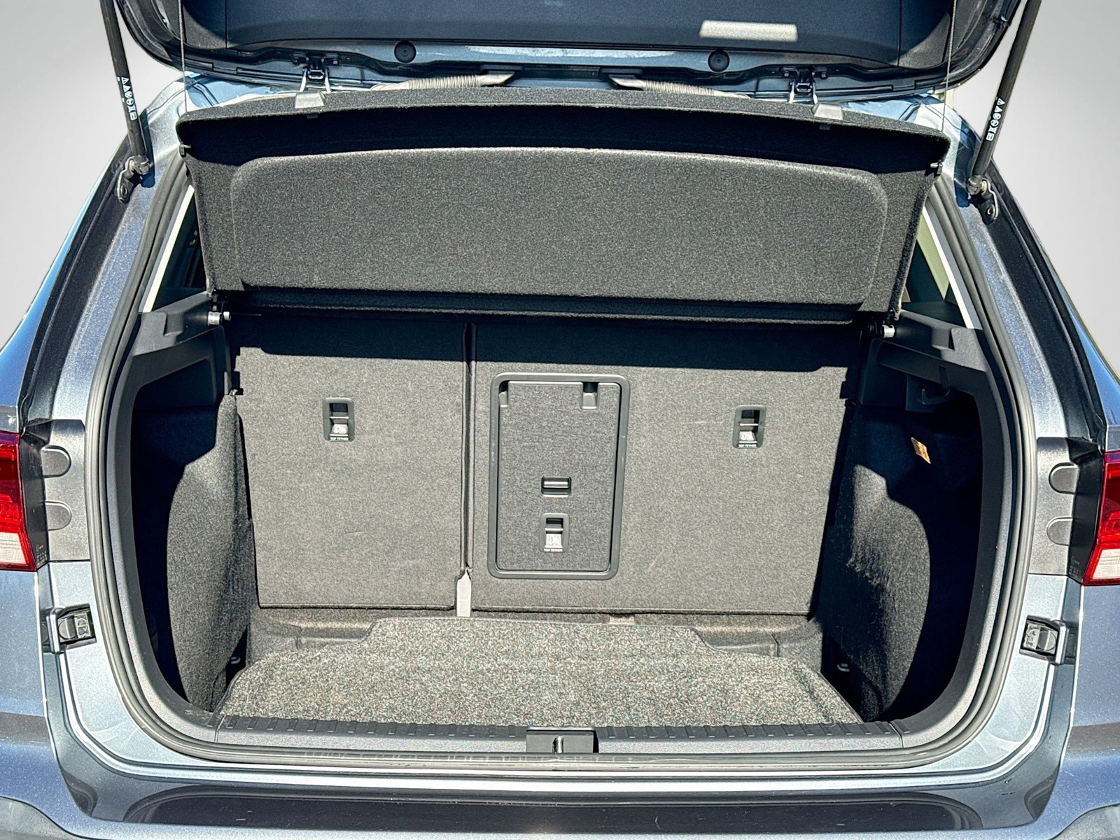 2022 Volkswagen Taos - Photo 12