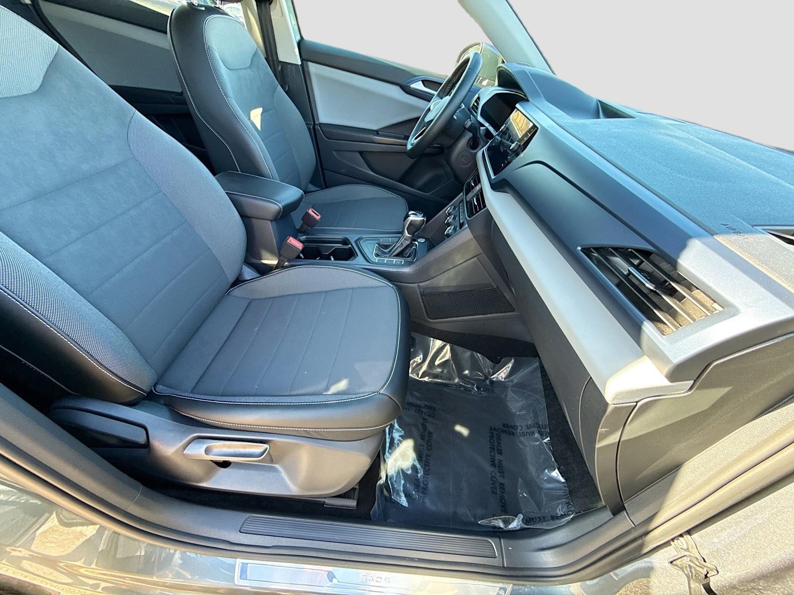 2022 Volkswagen Taos - Photo 14
