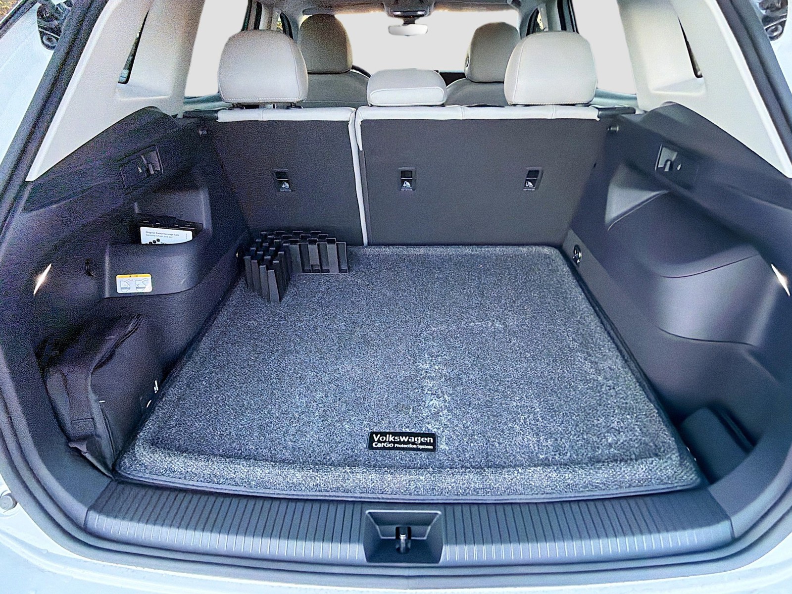 2025 Volkswagen Tiguan - Photo 12