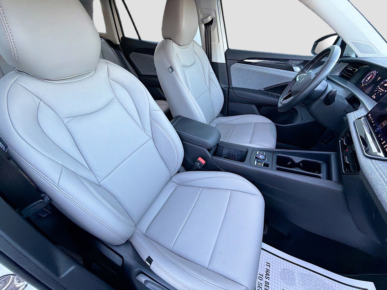 2025 Volkswagen Tiguan - Photo 14