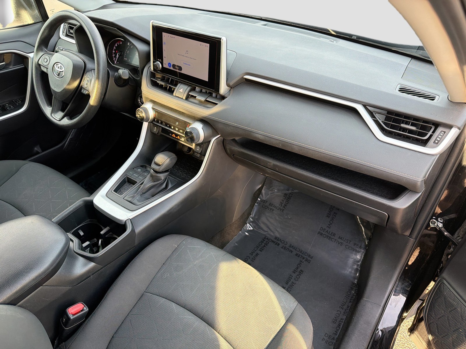 2024 Toyota RAV4 - Photo 13