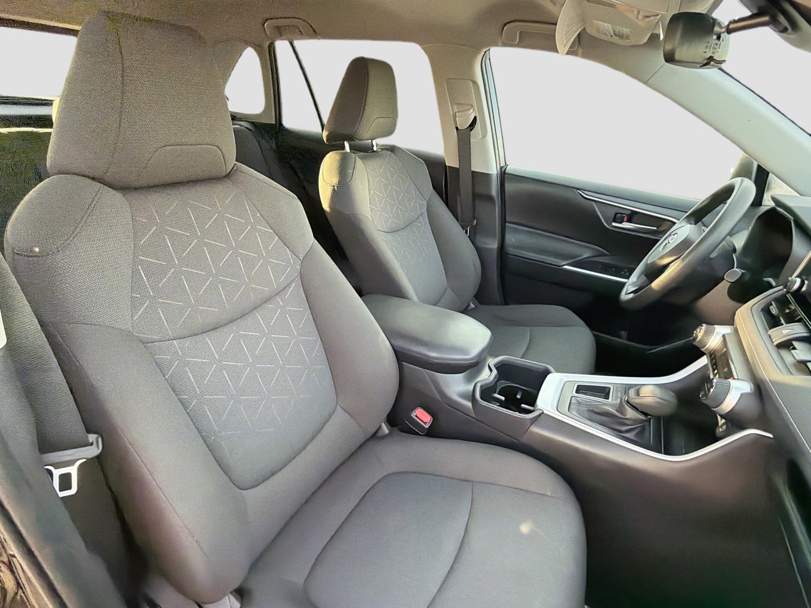 2024 Toyota RAV4 - Photo 14