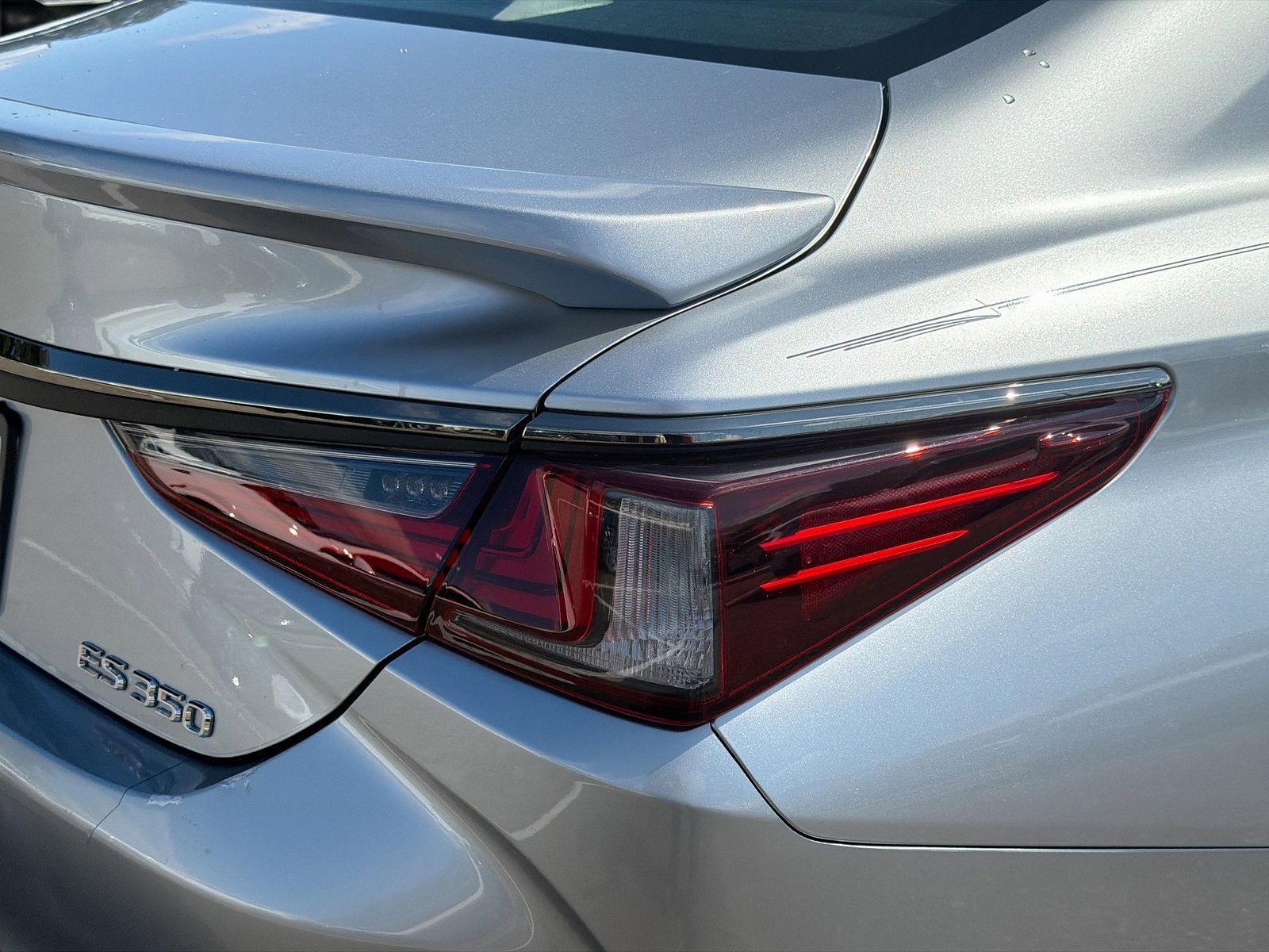 2023 Lexus ES - Photo 10