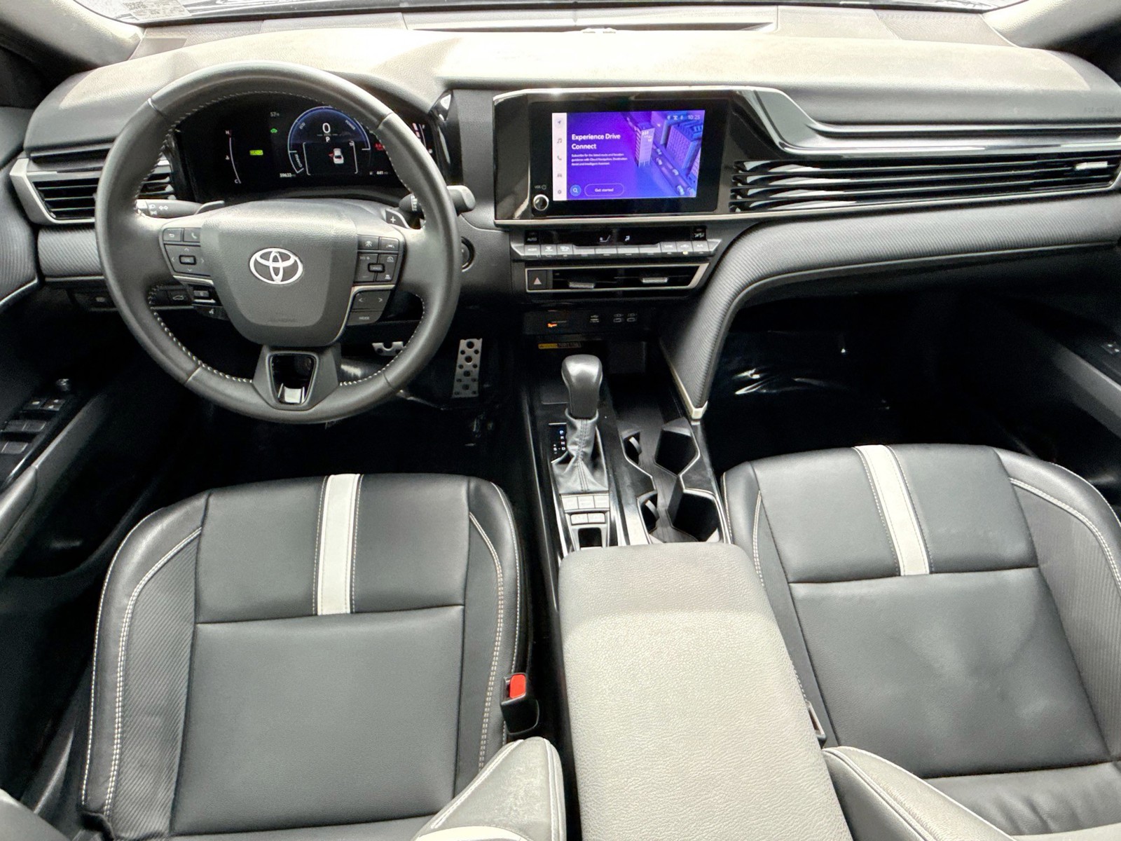 2025 Toyota Camry - Photo 14